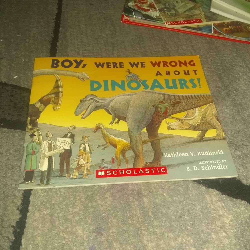 Books - Picture 3 of 8
